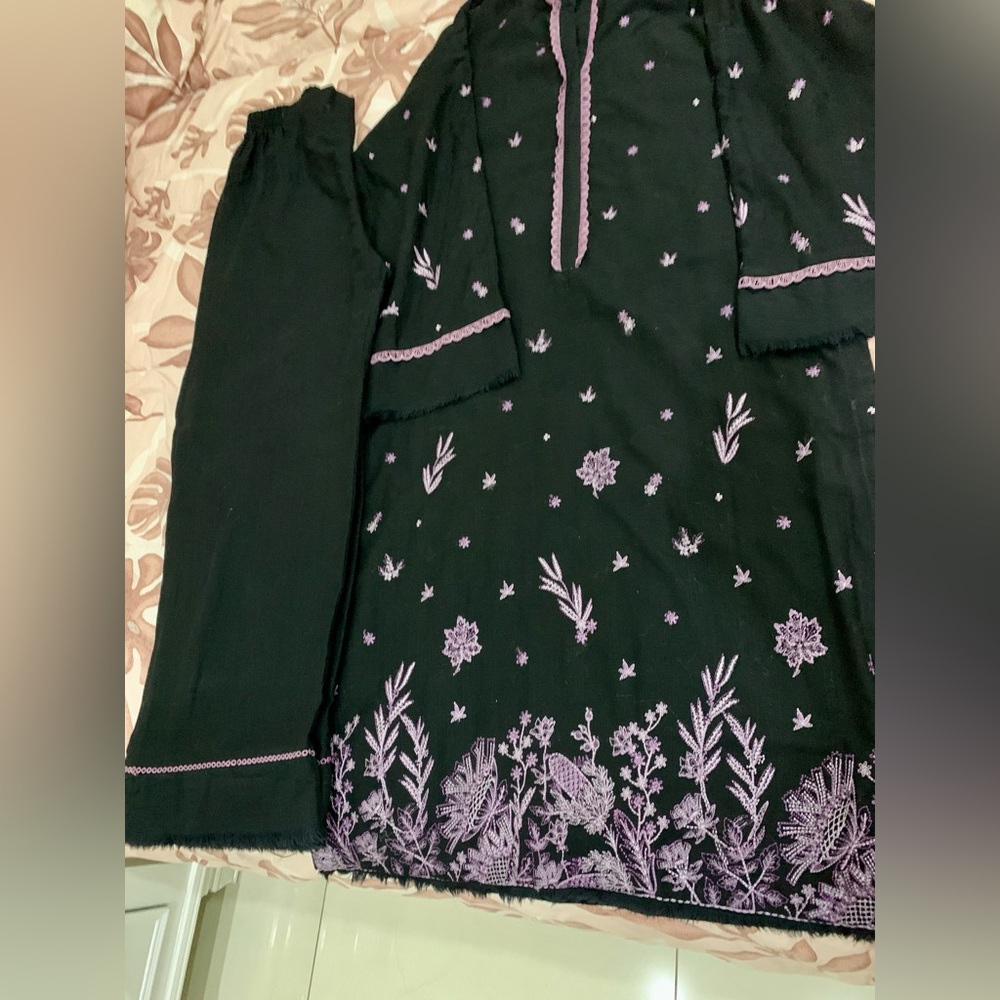 Designer Sobia Nazir Elegant Black Embroidered Women's Winter Dress - Picture 8 of 11